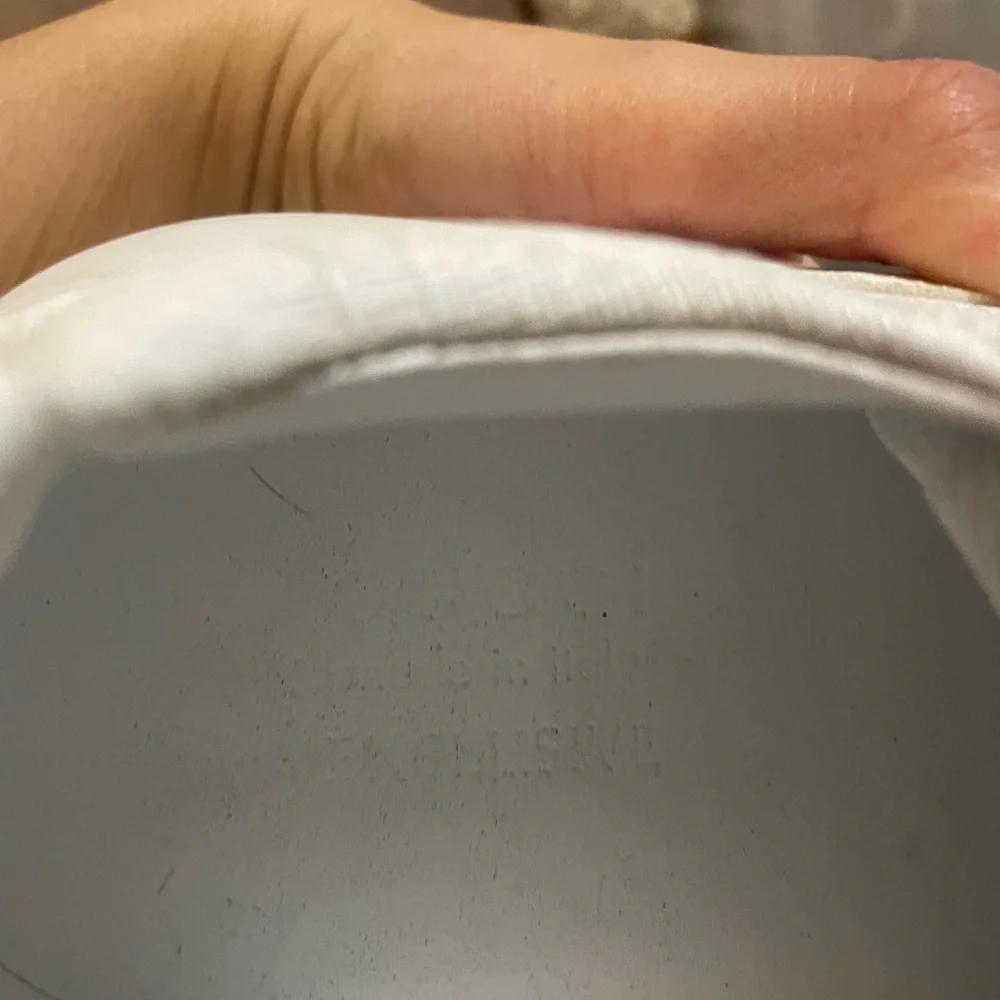 Authentic Gucci White GG Supreme Canvas Rhyton Sneakers - Picture 11 of 13